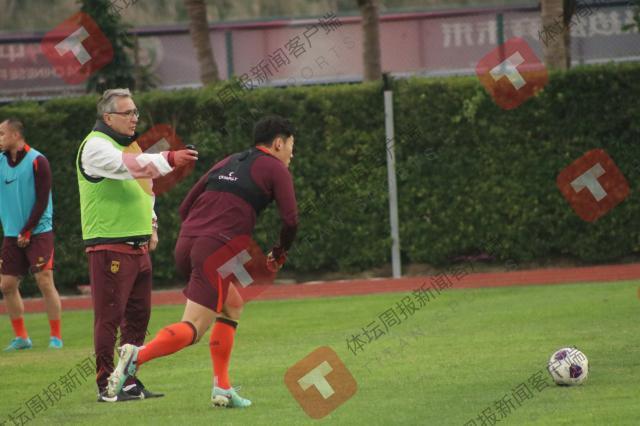 betvictor伟德公司-国足屯兵海口坚持血性+激情 苦练体能志在3月抢分