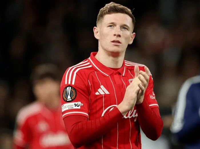 betvictor伟德官方网站-曼联今夏中场引援名单曝光，安德森居首拜仁竞逐|埃利奥特-安德森|每日邮报|锋线|英格兰|转会_新浪体育_新浪新闻